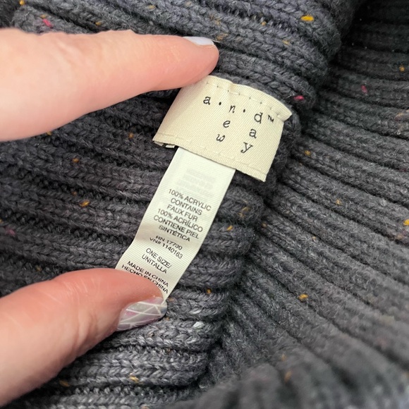 Winter Hat | OS - Picture 5 of 7